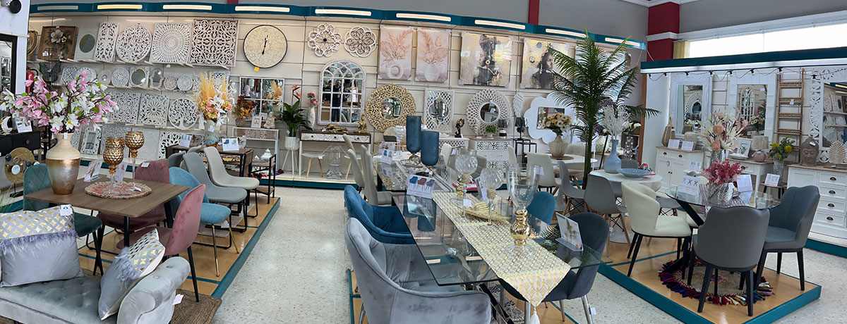 Imagen interior tienda decoración-mesas (1)